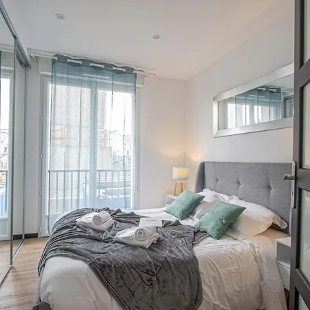 Appartement Douces Nuits Caennaises - Parking Prive Inclus, Centre Caen
