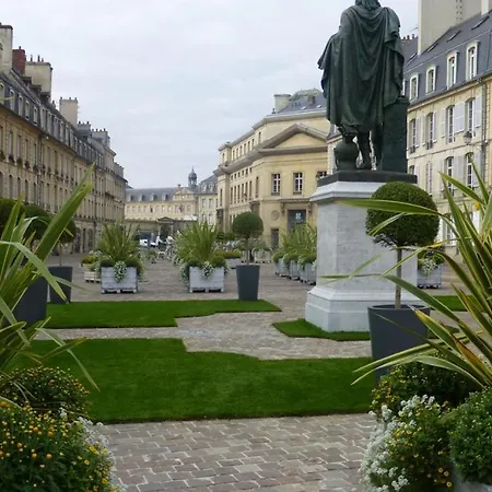 Douces Nuits Caennaises - Parking Prive Inclus, Centre Appartement