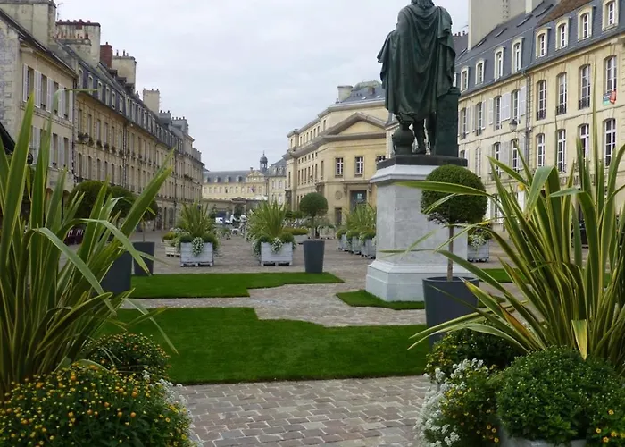 Douces Nuits Caennaises - Parking Privé Inclus, Centre Appartement