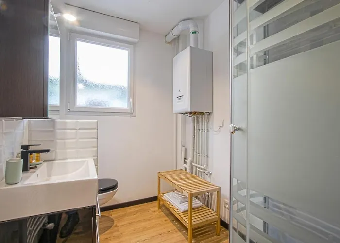 Douces Nuits Caennaises - Parking Privé Inclus, Centre Appartement Caen